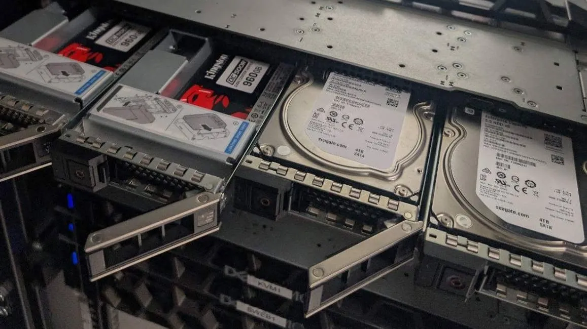 Samsung 870 EVO SSDs in a Server: RAID Performance Test Results